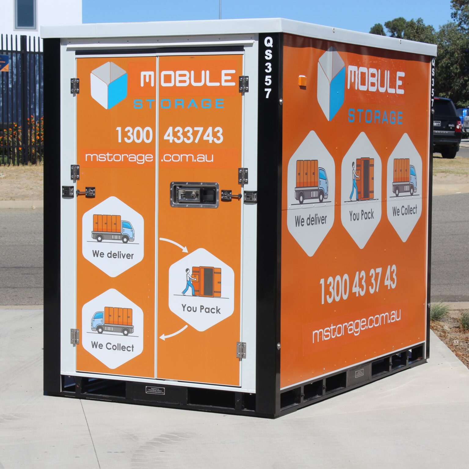 An empty 8m³ Mobule with its doors open, ready for you to pack