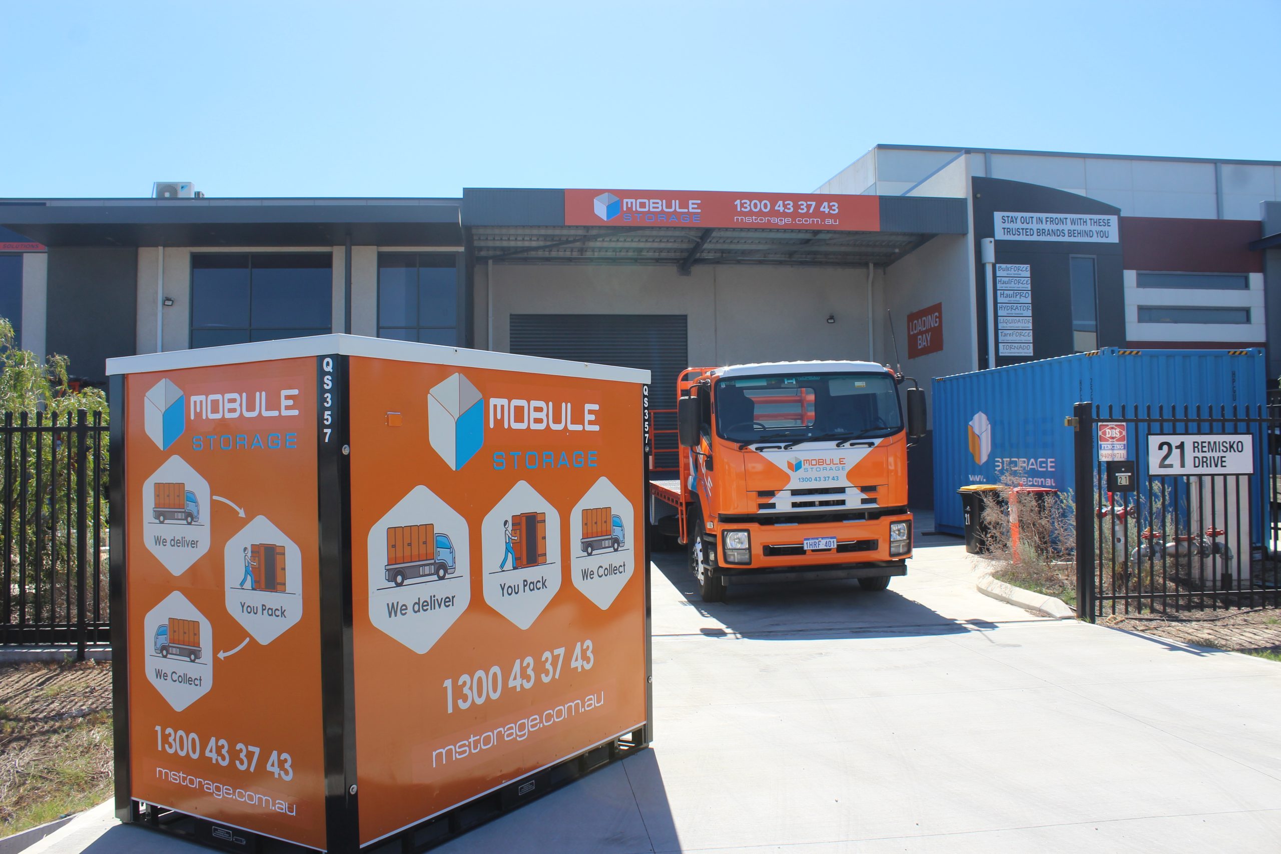 A Mobule and the Mobule Storage truck outside the Forrestdale facility