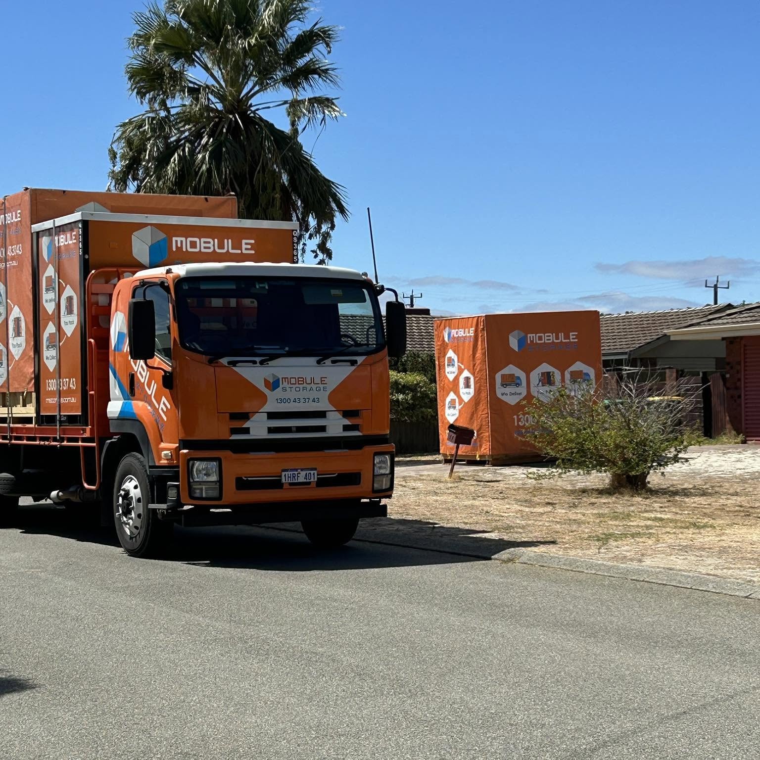 The Mobule Storage truck delivering a Mobule to a Perth driveway