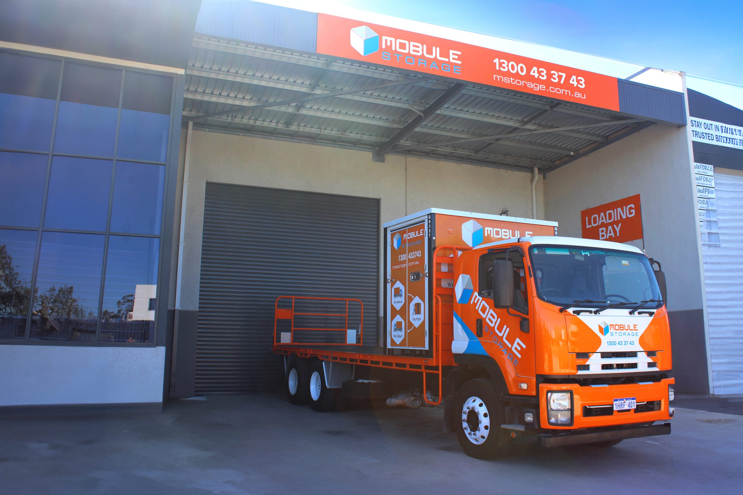 The Mobule Storage 18-tonne truck with a Mobule on the tray at the Forrestdale loading bay