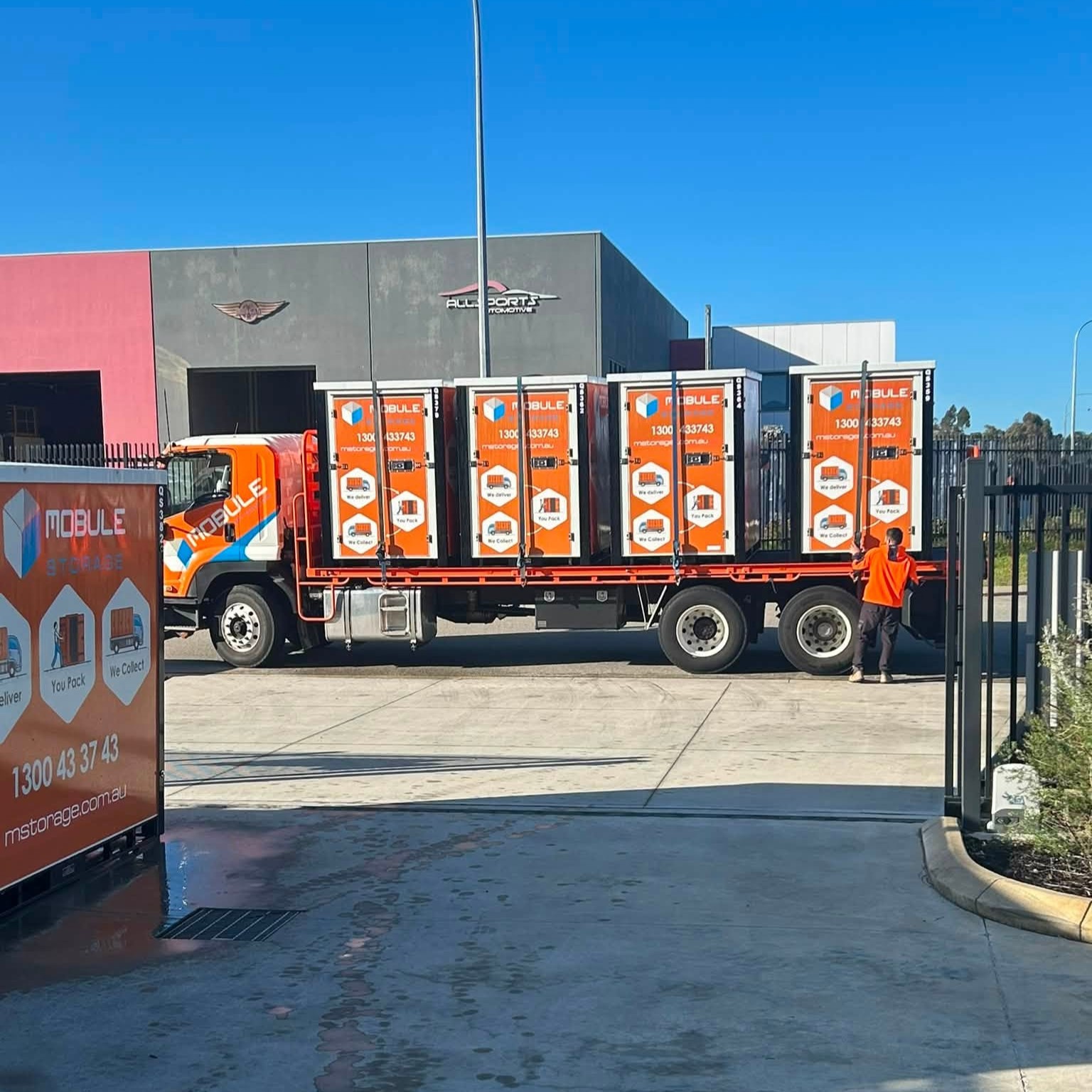 The Mobule Storage truck loaded with four Mobules, leaving the facility for redelivery